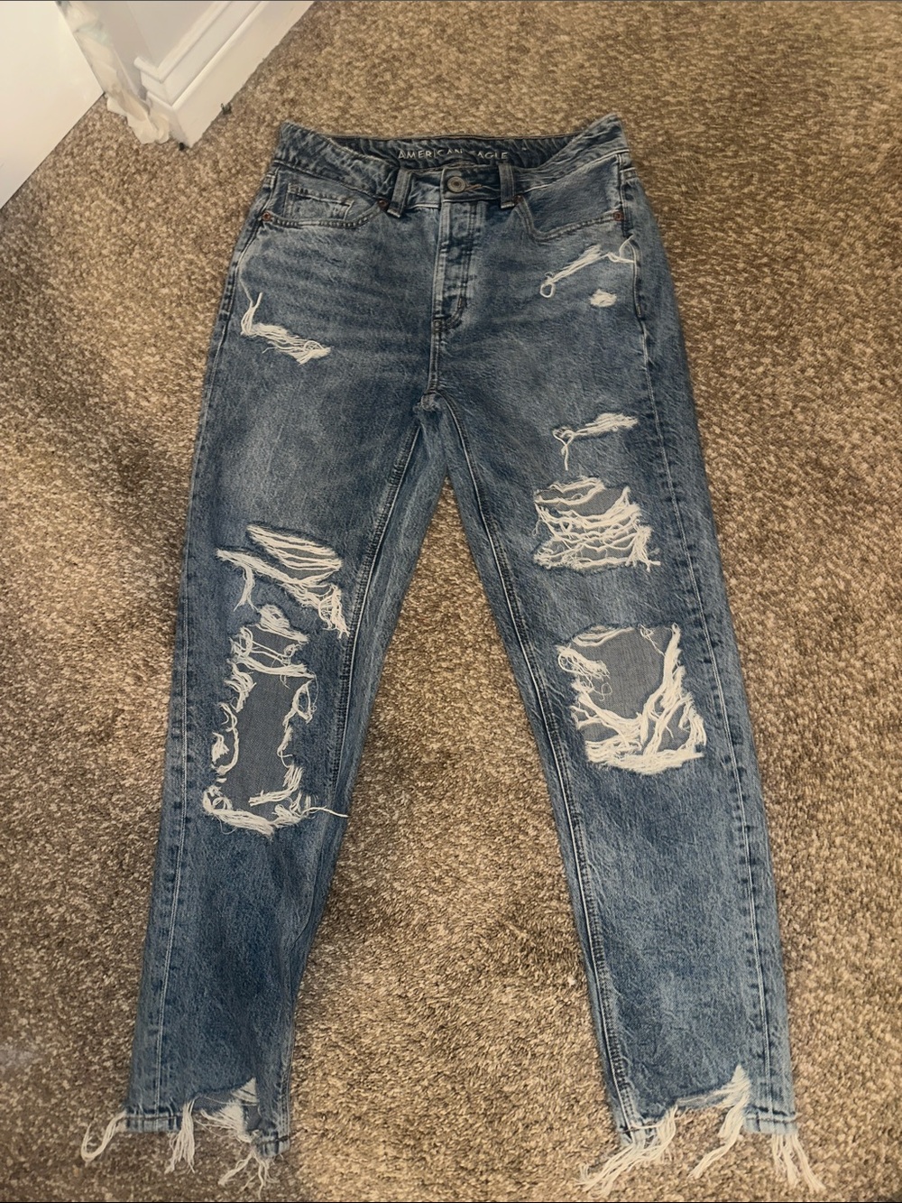 American Eagle Outfitters Women's Distressed Light Blue Slim Straight Jeans